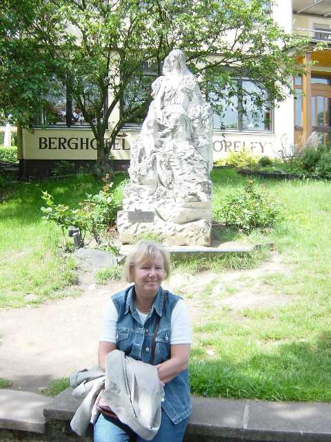 Tante Waldtraut (Loreley)